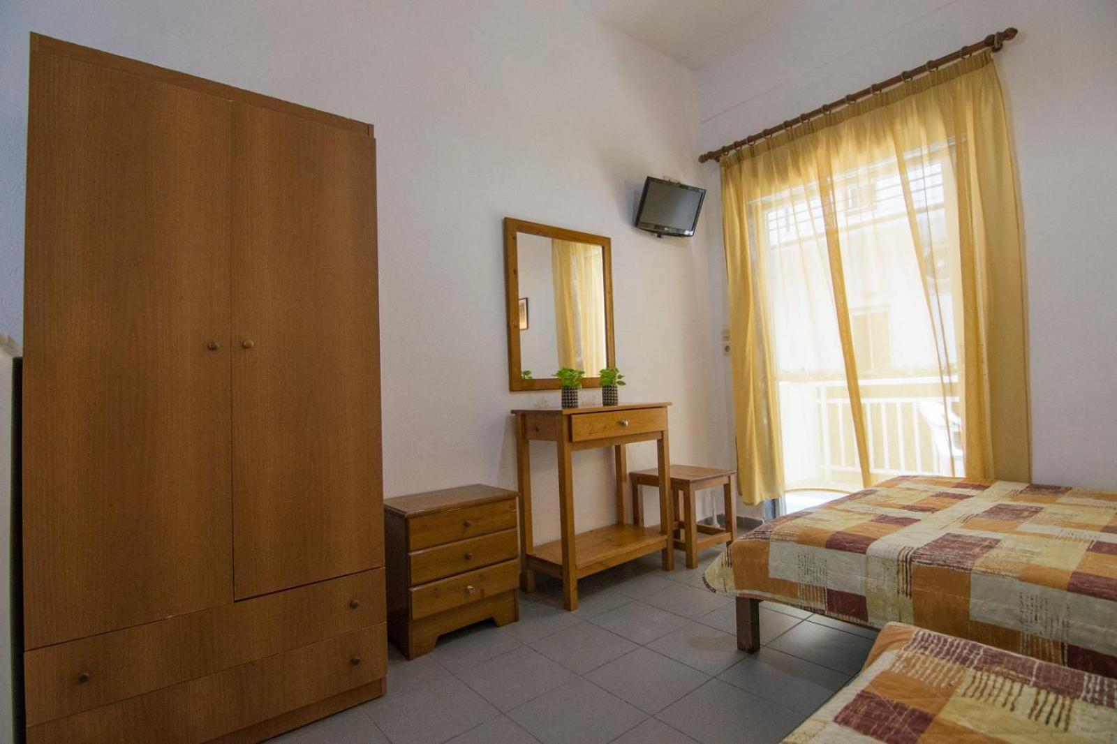 Armiriki Rooms Vrasná Exterior foto